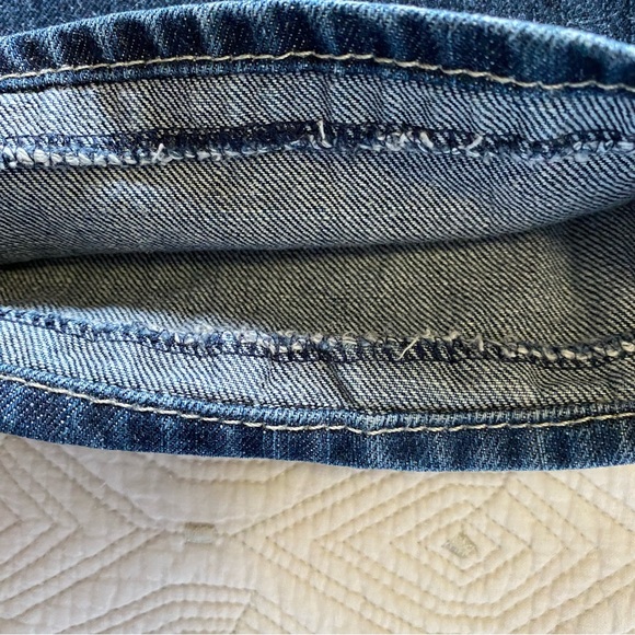 True Religion Straight Mid Rise Classic Blue Women's Jeans Size 34 - Picture 16 of 16